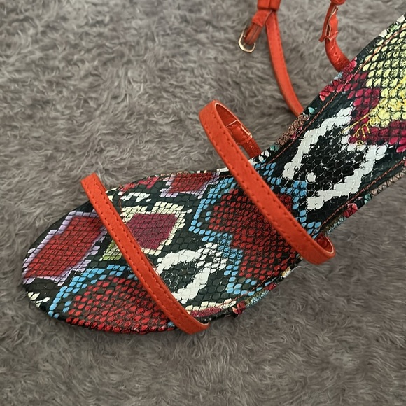 Anne Michelle Multi Color snake Print like orange strappy heel Size 8 - Picture 2 of 6